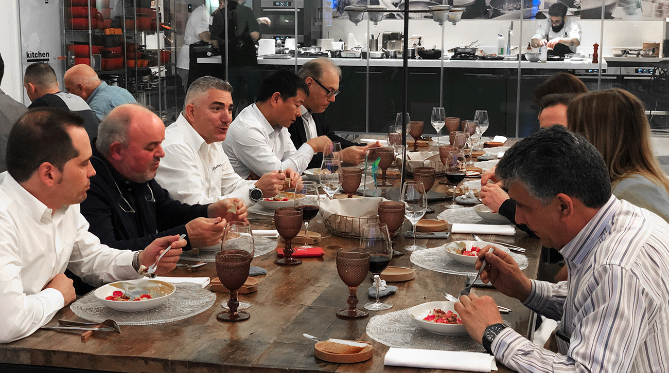 Asistentes al evento de presentación en el Kitchen Club de la Merluza Austral Chile 2019